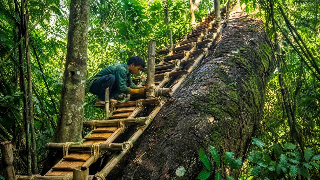 Man Builds SECRET Bamboo SHELTER In The Jungle With His