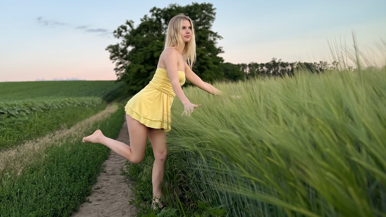 Magic Hour Stroll: Twilight Colors, Golden Dusk & The Young