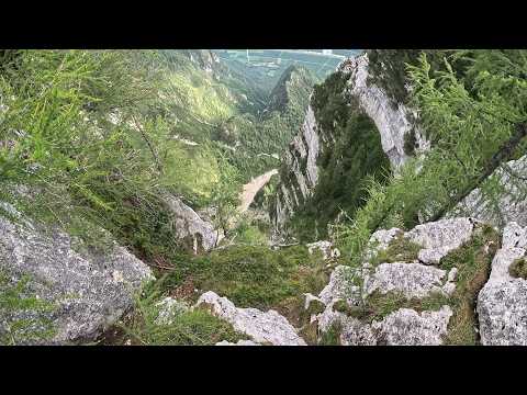 Godzooky - Wingsuit BASE jump