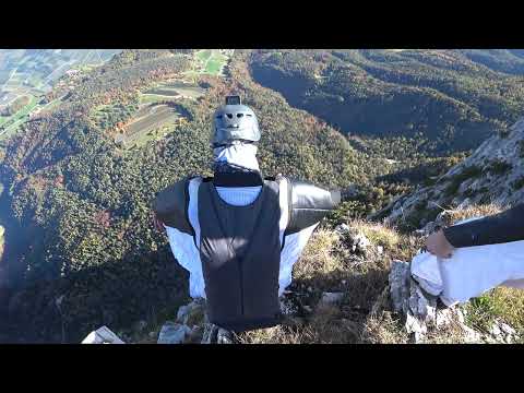 Gantkofel Wingsuit 4 Way Castle flyby with DomeWingsuit