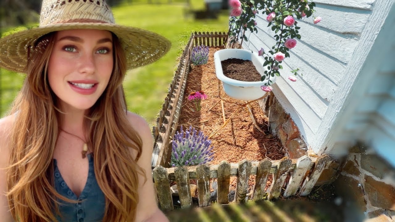 Farmhouse Flower Garden using Repurposed Wooden Fence