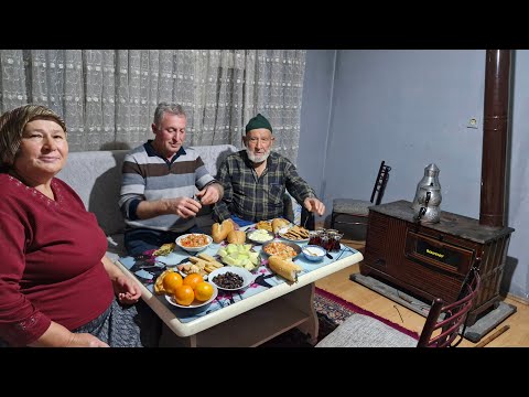 HATİCE HANIMLA BÜYÜKLERİMİZİ ZİYARETE GELDİK GÜZEL SOHBETLER