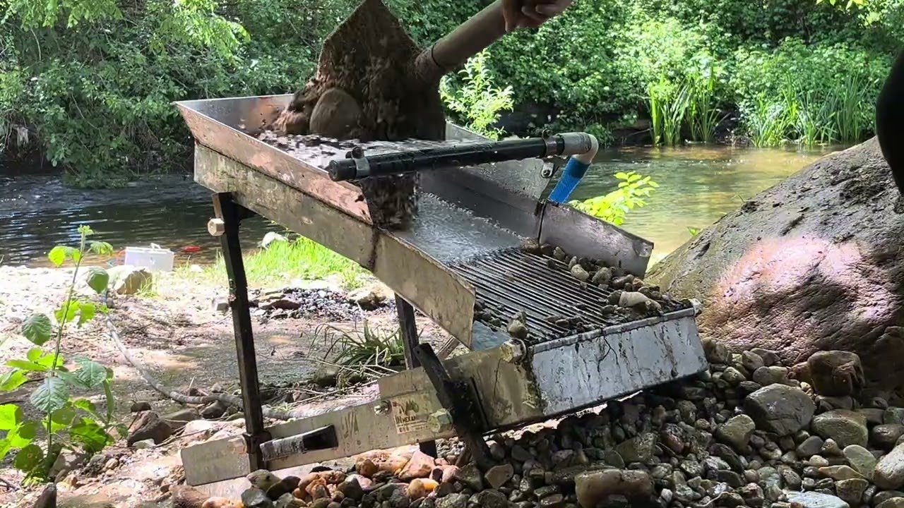 Derede Altın Arama Gold prospecting in the stream