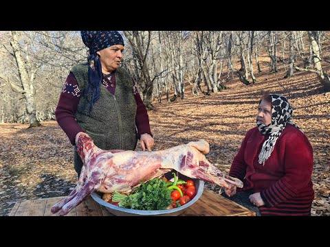 Tomat Sousunda Bütöv Quzu, Cooking Whole Lamb in Tomatoes