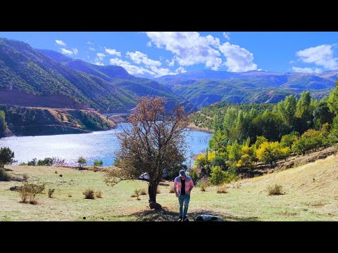 Medeniyetten uzak saklı bir köyde mutlu ve hüzünlü bir