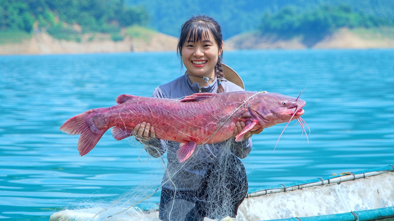 Testing My New Fishing Net Fish Panic in the Waves