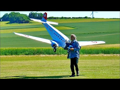 AMAZING HUGE LIGHTWEIGHT RC JUNKERS JU-52 SCALE MODEL