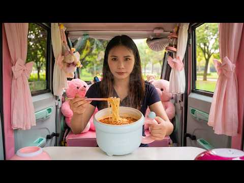 It’s not just a tricycle, it’s my mobile lunch lounge