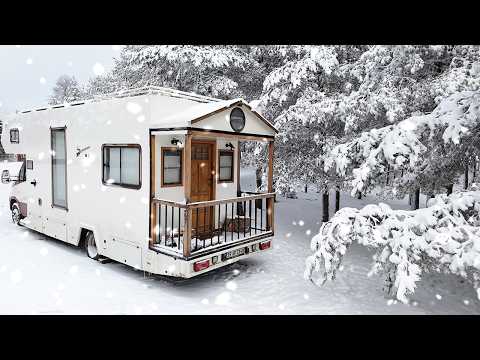 ŞİDDETLİ KARDA KAMYON KARAVAN İLE EV KONFORUNDA KAMP