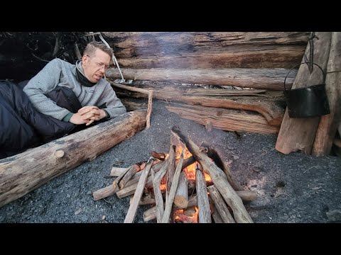 Bushcraft Shelter Camping Under Northern Lights (Best