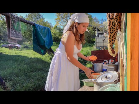 Cooking in 100 years old Oven in my Little Russian Village