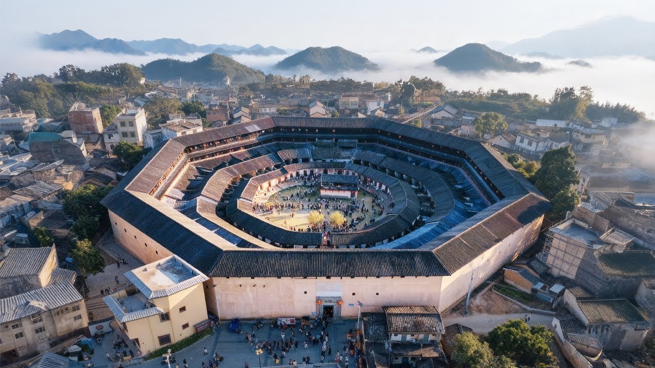I Found China’s BIGGEST House: 72 Rooms for 600 People
