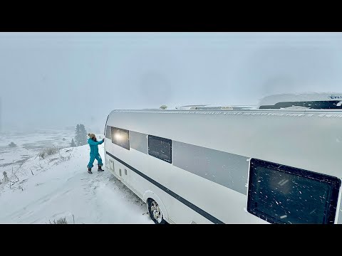 DONDURUCU KAR FIRTINASINDA EV KONFORUNDA KARAVAN İLE KAMP
