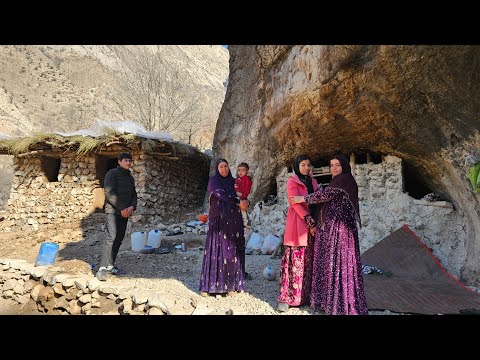 "Sisterly meeting in the heart of the mountains authentic