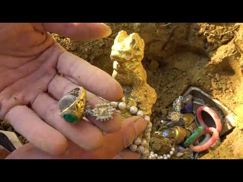 Hunting Treasures Beneath the Caribbean Sea