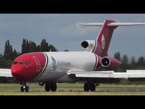 2Excel Aviation Boeing 727 landing at Southend Airport