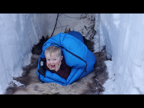 Deep Snow Survival Camping in Alaska - Building a Winter
