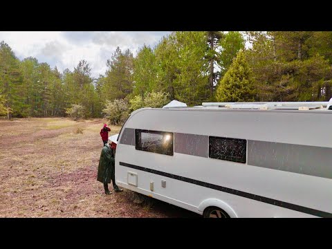ŞİDDETLİ SAĞANAK YAĞMURDA EV KONFORUNDA KARAVAN İLE SOBALI