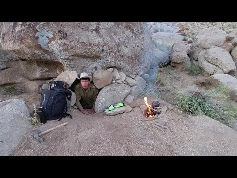 Bushcraft Survival:Building a secret shelter under a large