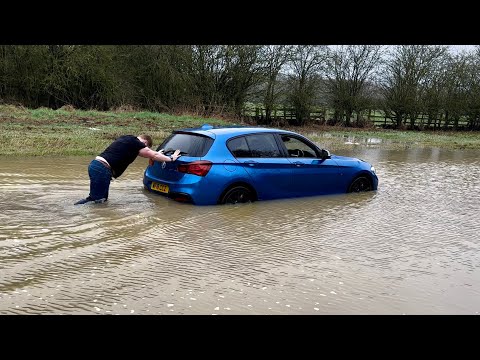 Crazy Floods in Leicestershire UK FLOODS Vehicles vs