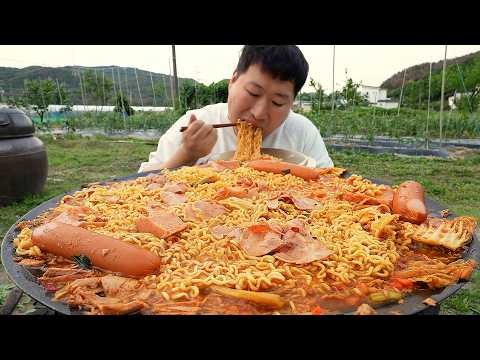 햄, 소시지, 베이컨, 참치에 김치까지! 냉장고 속 남은 재료로 끓인 푸짐한 부대라면 먹방! (Budae