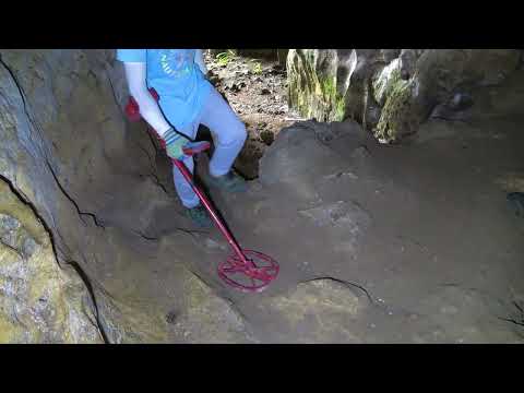 Scuba Diving One of Hawaii's Most Dangerous Cliff Side for