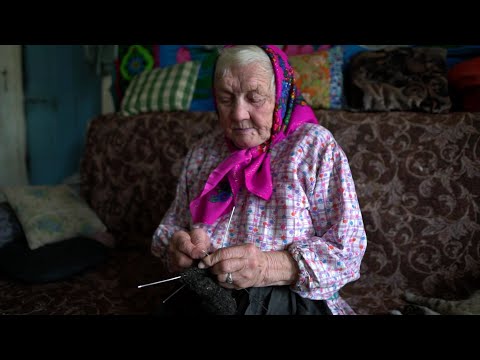 The oldest woman in the contryside! Living alone, knitting
