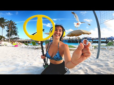 Beach Metal Detecting for lost Treasure (Bahamas)
