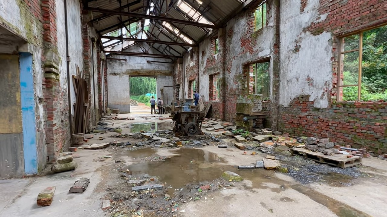 Men Build WESTERN BBQ Restaurant From Abandoned Factory