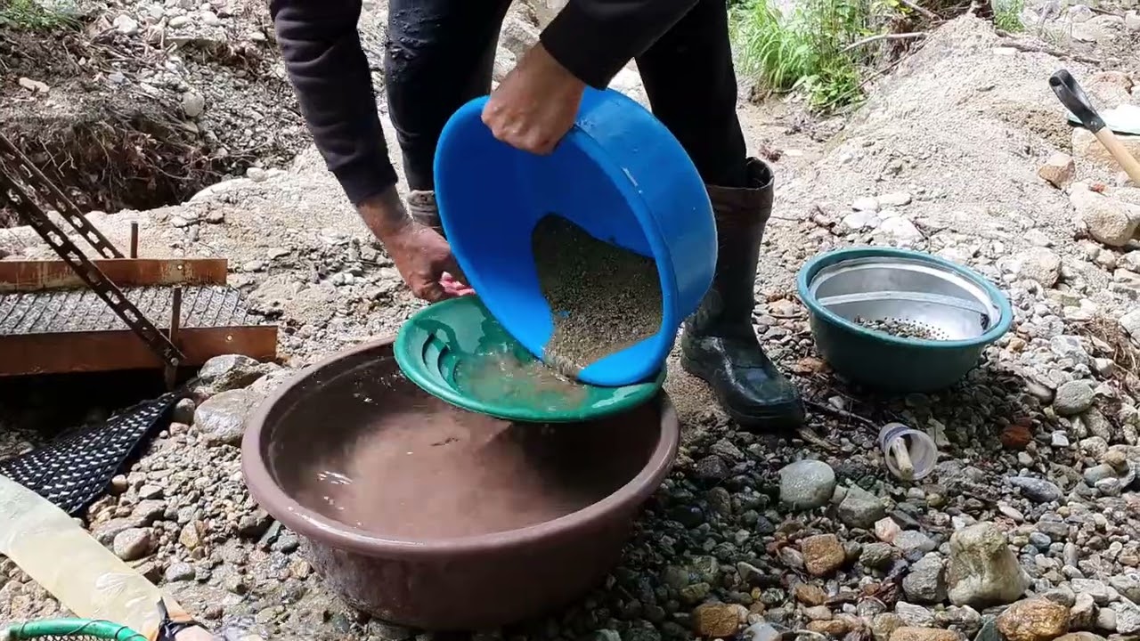 Gold Rush A Brand New Way - Tons of Gold Mined Every Dayt