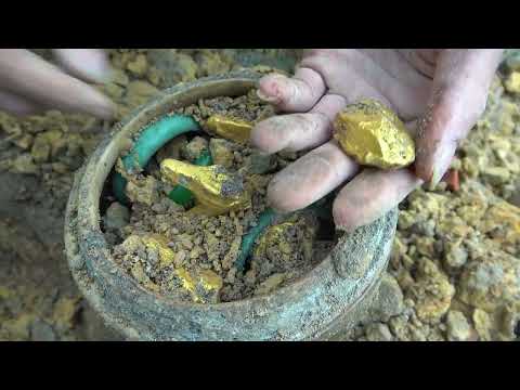 Moment of finding treasure full of diamond, gold and jewels