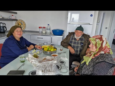 MİSAFİRLERİMİZ GELMİŞ HATİCE HANIM ÇOK SEVİNDİ