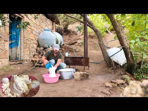 Yüksek dağ köyünde yaşam ve geleneksel çökelek