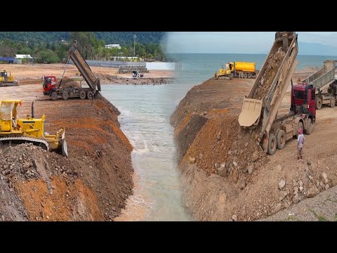 OmG Komatsu D60p Dozer Pushing Soil Stone rocks into the