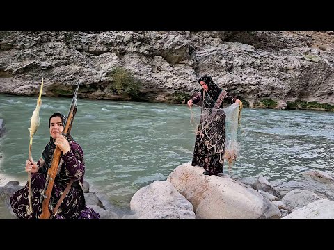 Fishing: trying to survive, nomadic woman