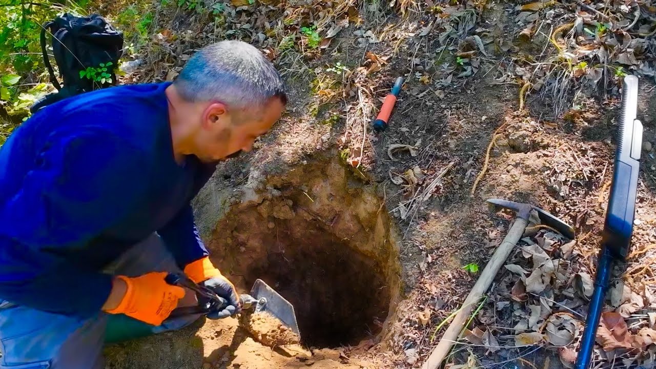 Terk Edilmiş Eski Bağlıkta Gizli Defineyi Çıkardım