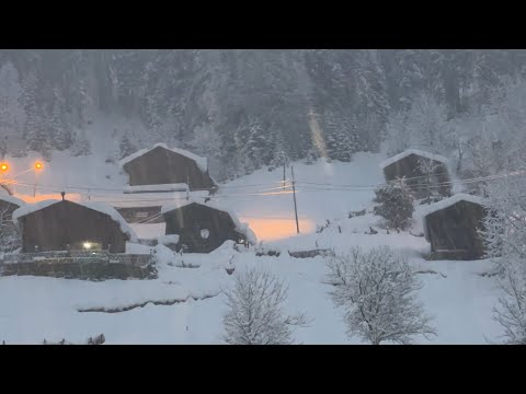 How do people live in the snowy plateaus? Turkish