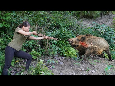 Follow the boar's tracks, set traps to catch them, survival