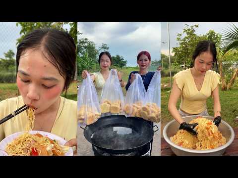 Cook stir fried noodle with hot dog and eat recipe