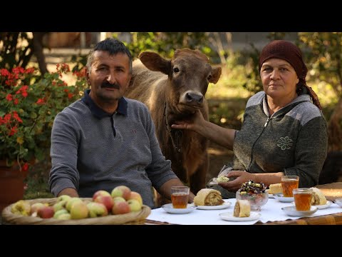 Kəndsayağı Köftə bozbaş və Almalı Ştrudel, Apple Strudel