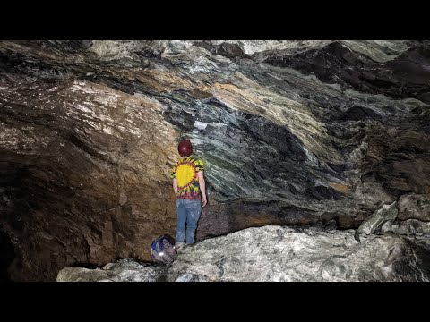 Exploring Huge Soapstone Mine-part 3