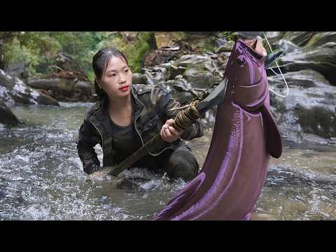 Surviving alone: ​​Catching fish the stream, setting traps,