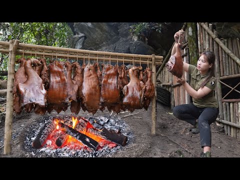 The process of making smoked pork in the jungle, a survival