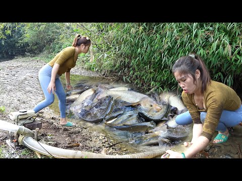 Fishing Techniques | Use a Pump To Suck Water Out Of The