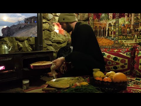 Medeniyetten uzak bir dağ evinde yaşam Life in a chalet