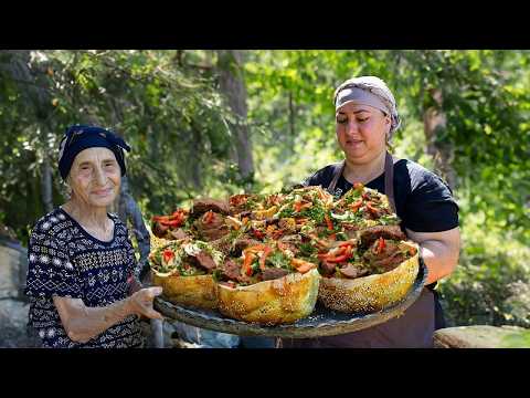 Delicious Meat Bowls Prepared from Fresh Vegetables |