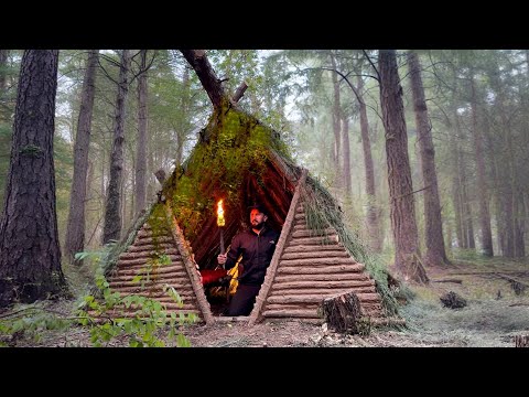 Building a Secret Hideout and Cooking in the Wild