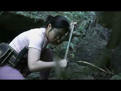 Archaeologist Girl Finds Priceless Artifact While on the