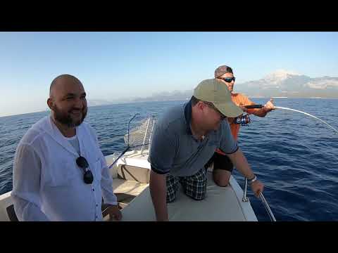 Yaşlı Amcaların Dev Balıkla İmtihanı