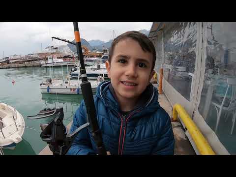 Kıyıdan Yüzlerce Balık Yakaladık Oğlumun Eline Kanca